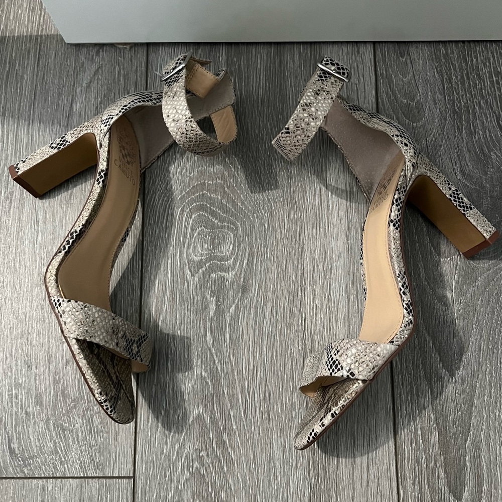 Vince Camuto VP Bendiva Snakeskin Heels - Picture 5 of 9